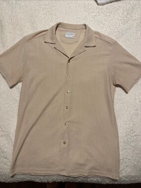 Men’s Beige Short-Sleeve Button-Down Knit Shirt